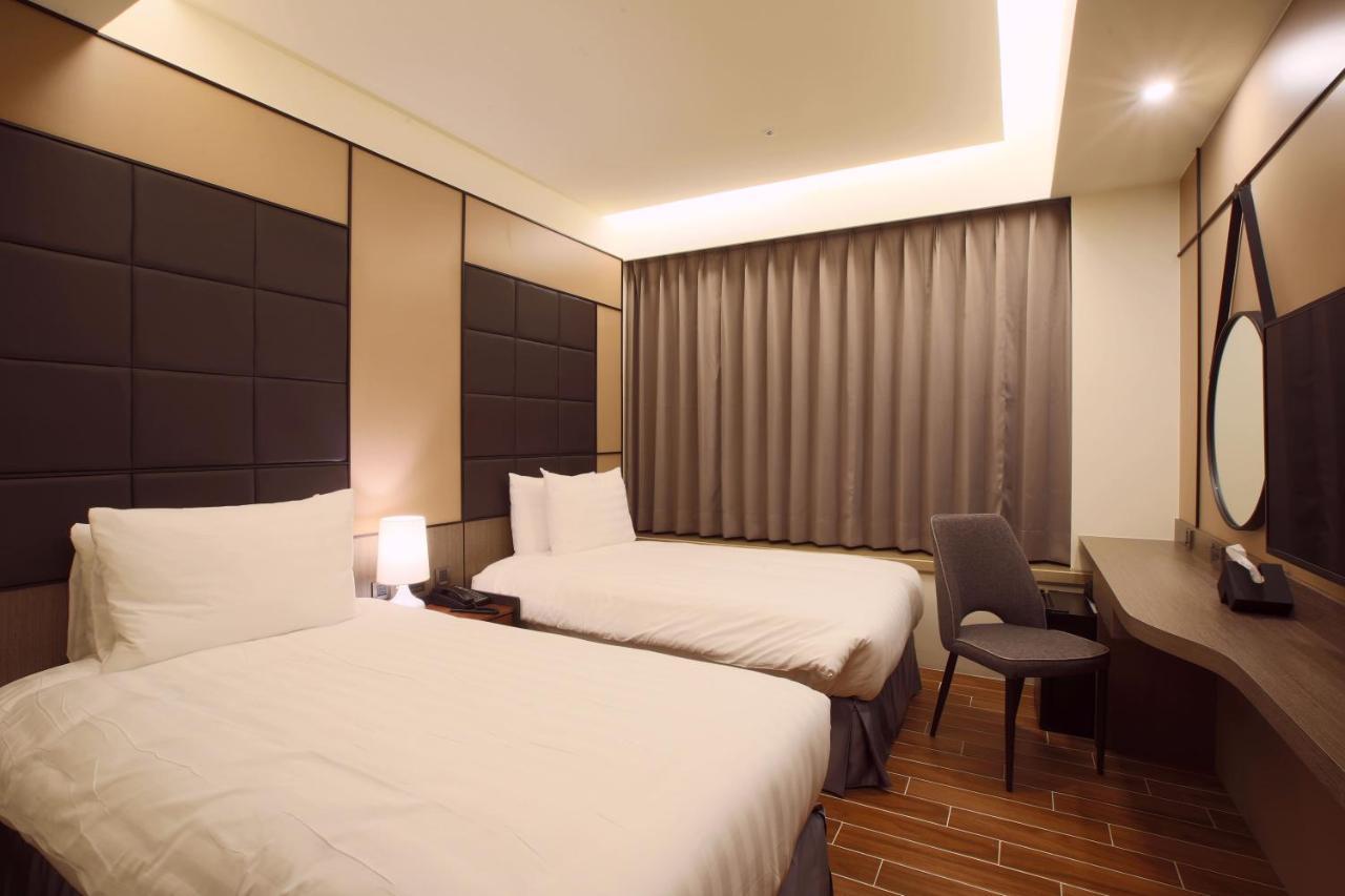 Hotel A Tainan Luaran gambar